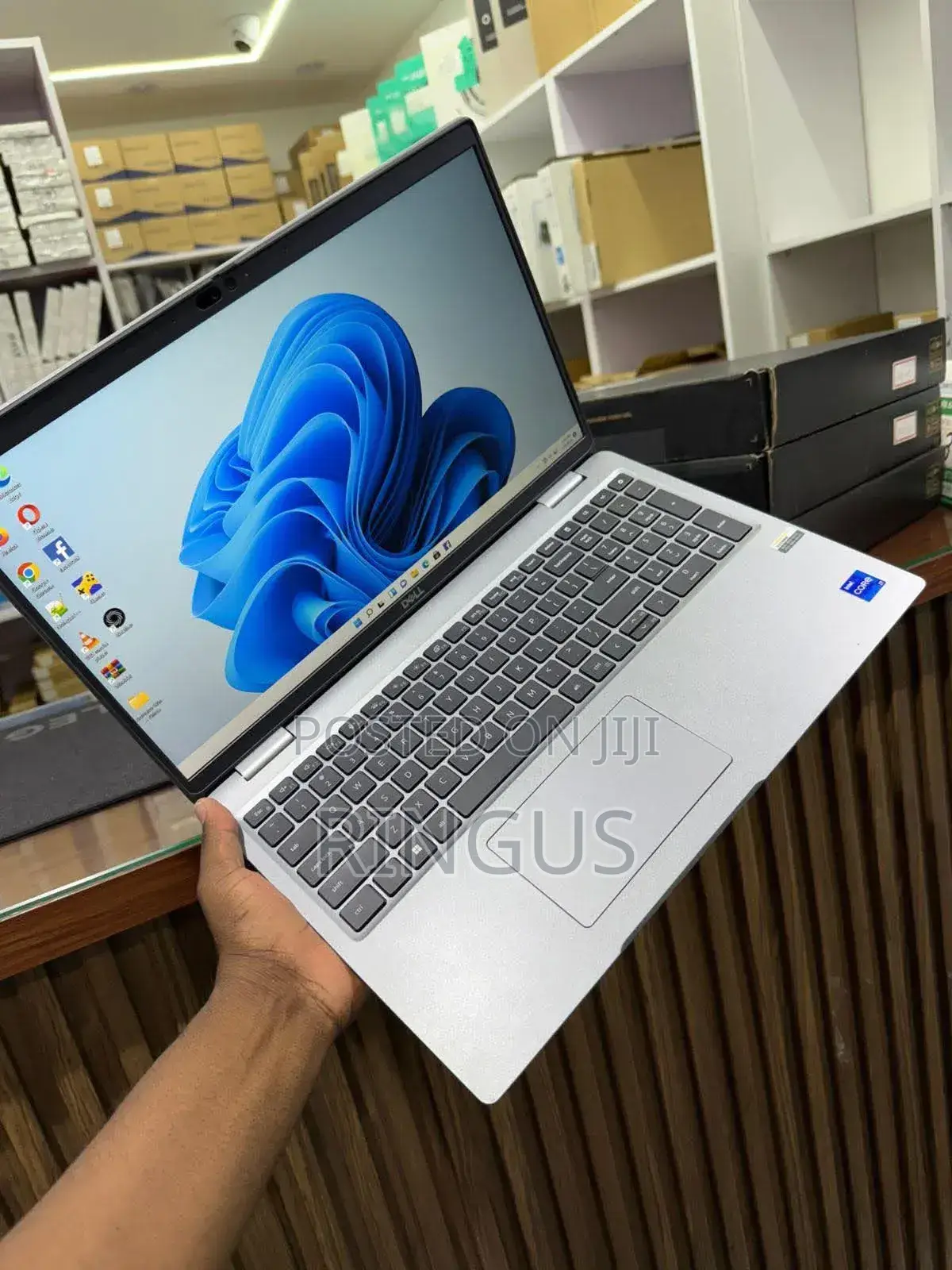 Laptop Dell Precision 3580 16GB Intel Core i7 SSD 500GB