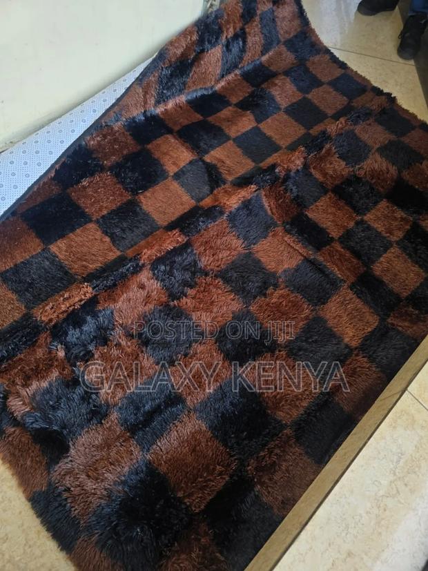 Fluffy Carpets - 5×8 Feets - thumbnail 2