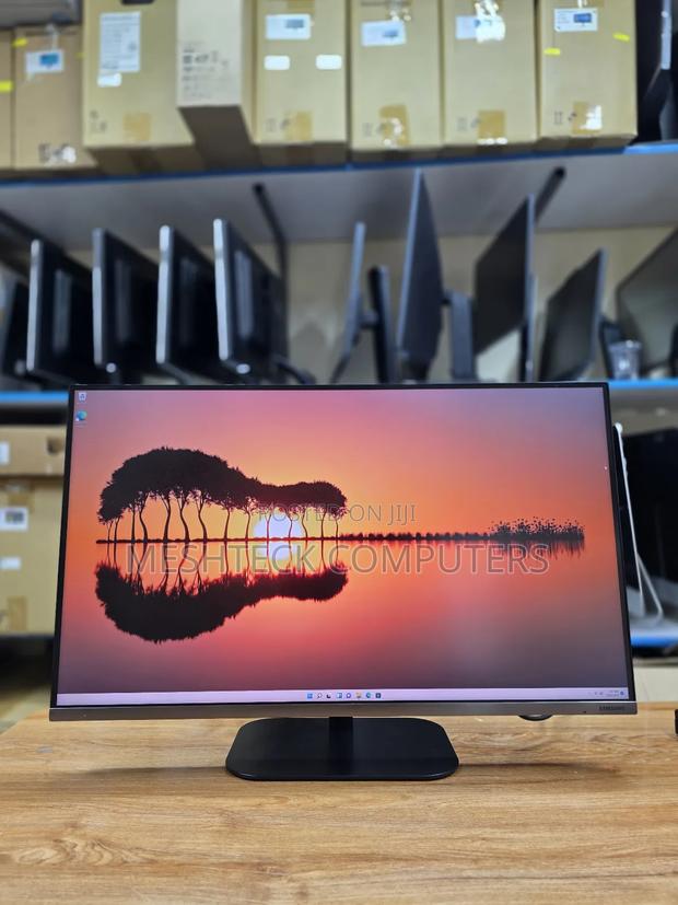 Samsung Lf32tu87 32 Inch Monitor