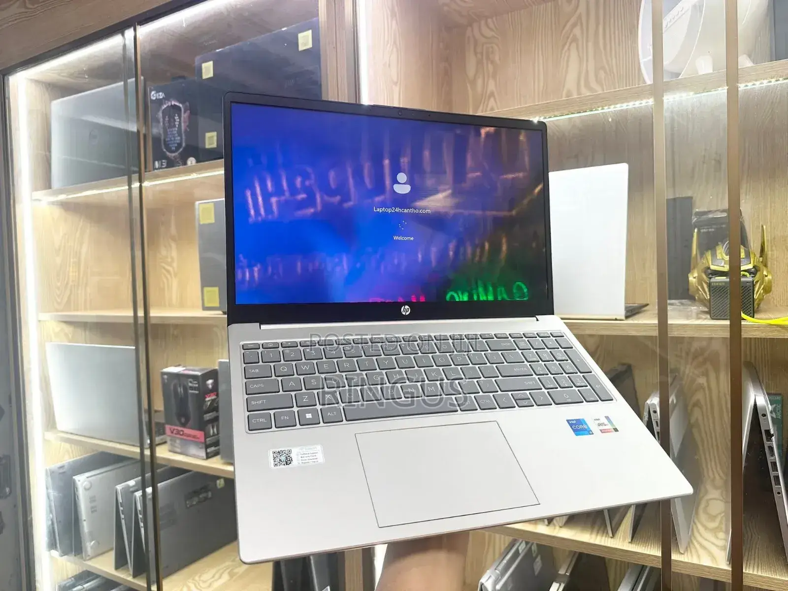 New Laptop HP 15-fd0290ns 8GB Intel Core i7 SSD 512GB