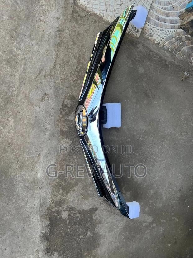 Toyota  Axio/ Fielder  Front Grill