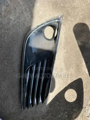 Auris  New  Model Foglight  Cover