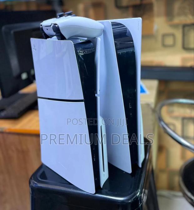 Momentum Ps5 With Games Available. - main view