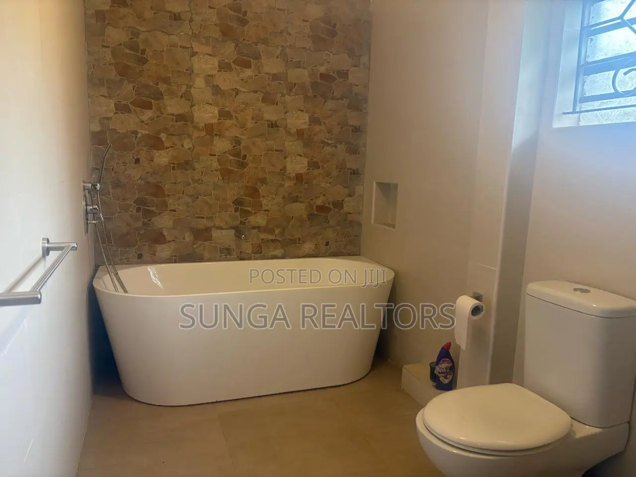 5bdrm House in Kyuna Estate for sale