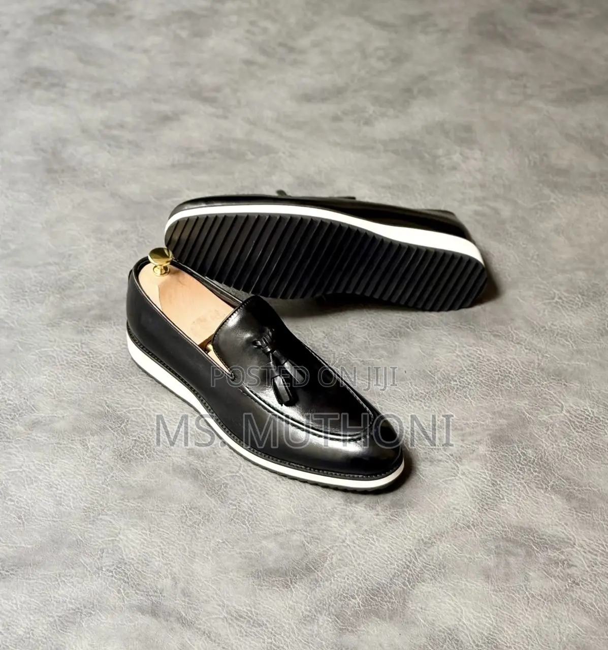 John Foster Brand Crocodile-Printed Leather Loafers With Tassle