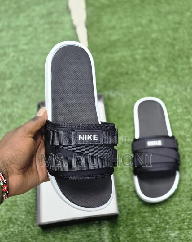 Versatile Nike Branded Slide Designed for Comfort - main view