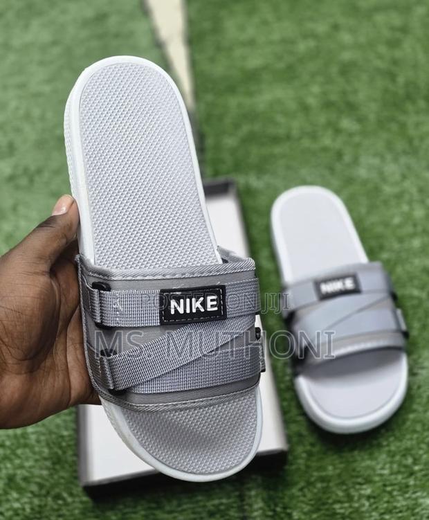 Versatile Nike Branded Slide Designed for Comfort - thumbnail 2