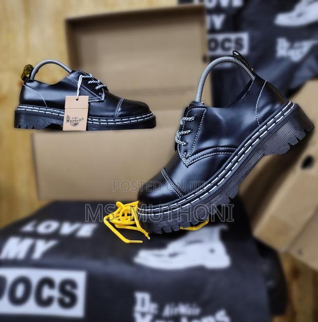 High Quality Dr. Martens Low Cut Single Sole Unisex Leather Shoe - thumbnail 2