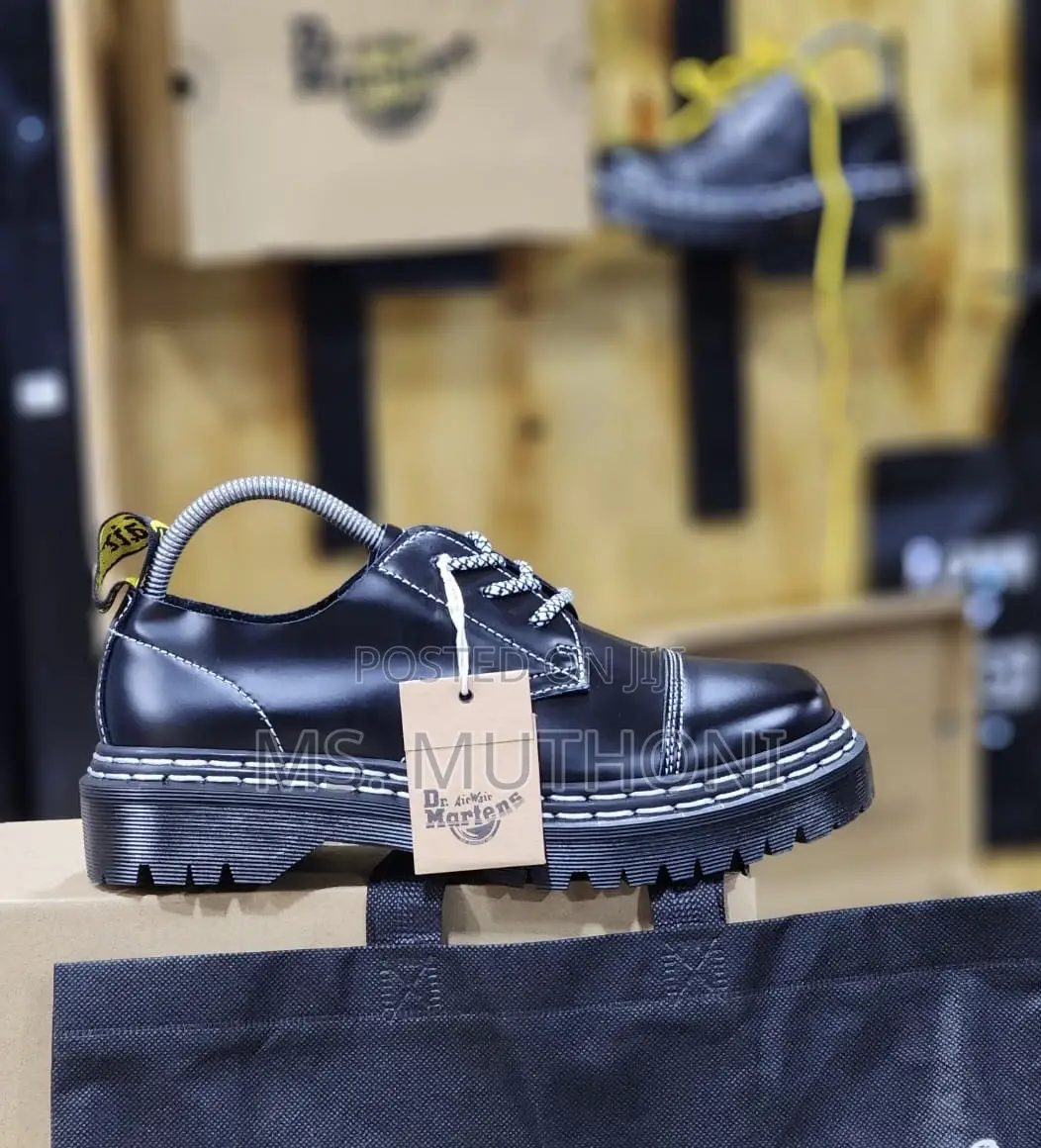 High Quality Dr. Martens Low Cut Single Sole Unisex Leather Shoe