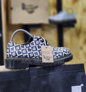 Very Quality Dr. Martens Airwair Low-Cut* _38 39 40 41 42 43 44 45_