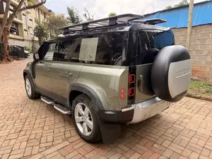 Land Rover Defender First Edition 2021 Green
