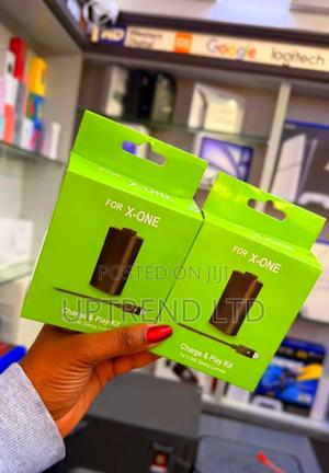 Microsoft Xbox One Charge and Play Kit - thumbnail 2