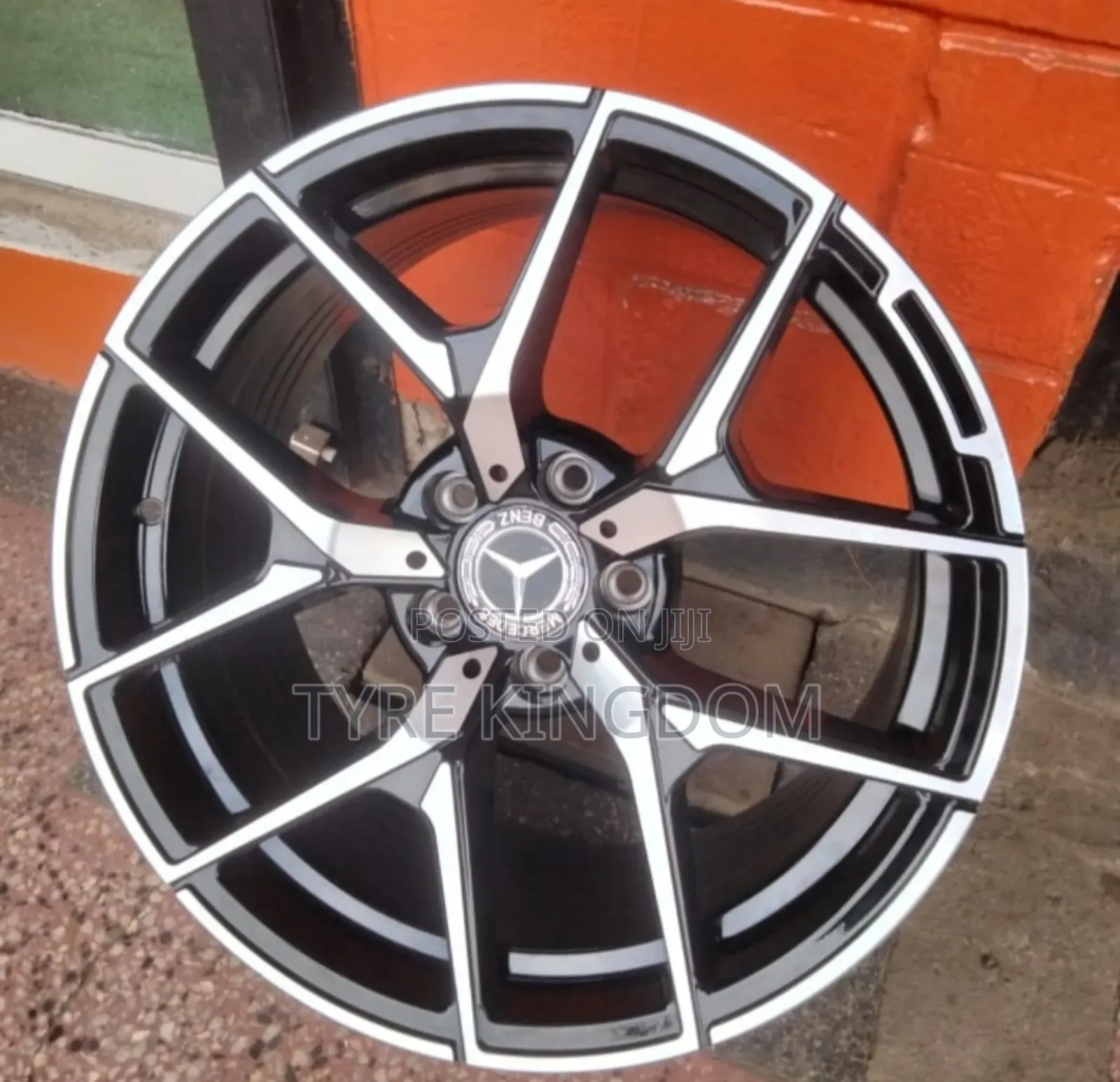 All Rim/Wheel Sizes Available in Deferent Designs for All Car Models