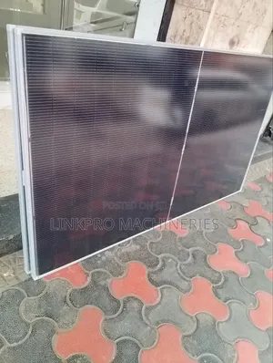 565 Watts Jinko Monocrystaline Solar Panel