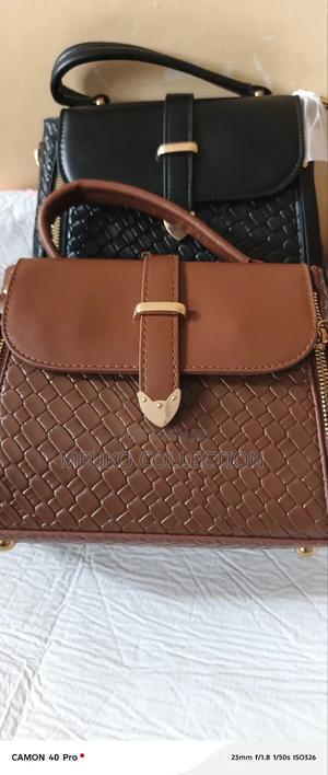 Women Luxury Crossbag Purse Handbag. - thumbnail 2