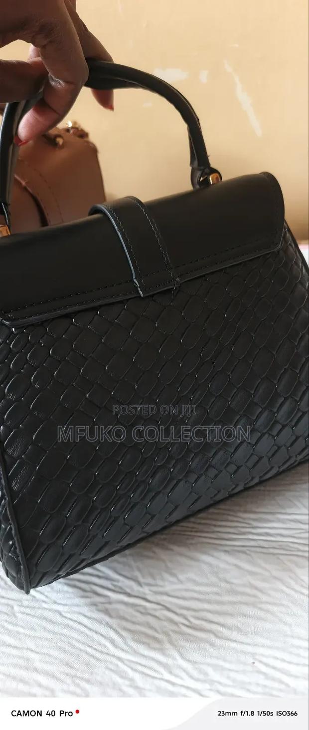 Women Luxury Crossbag Purse Handbag. - thumbnail 7