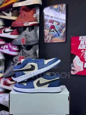 Air Jordan 1 Low “Game Royal”
Sizes :_37 38 39 40 41 42 43 44 45