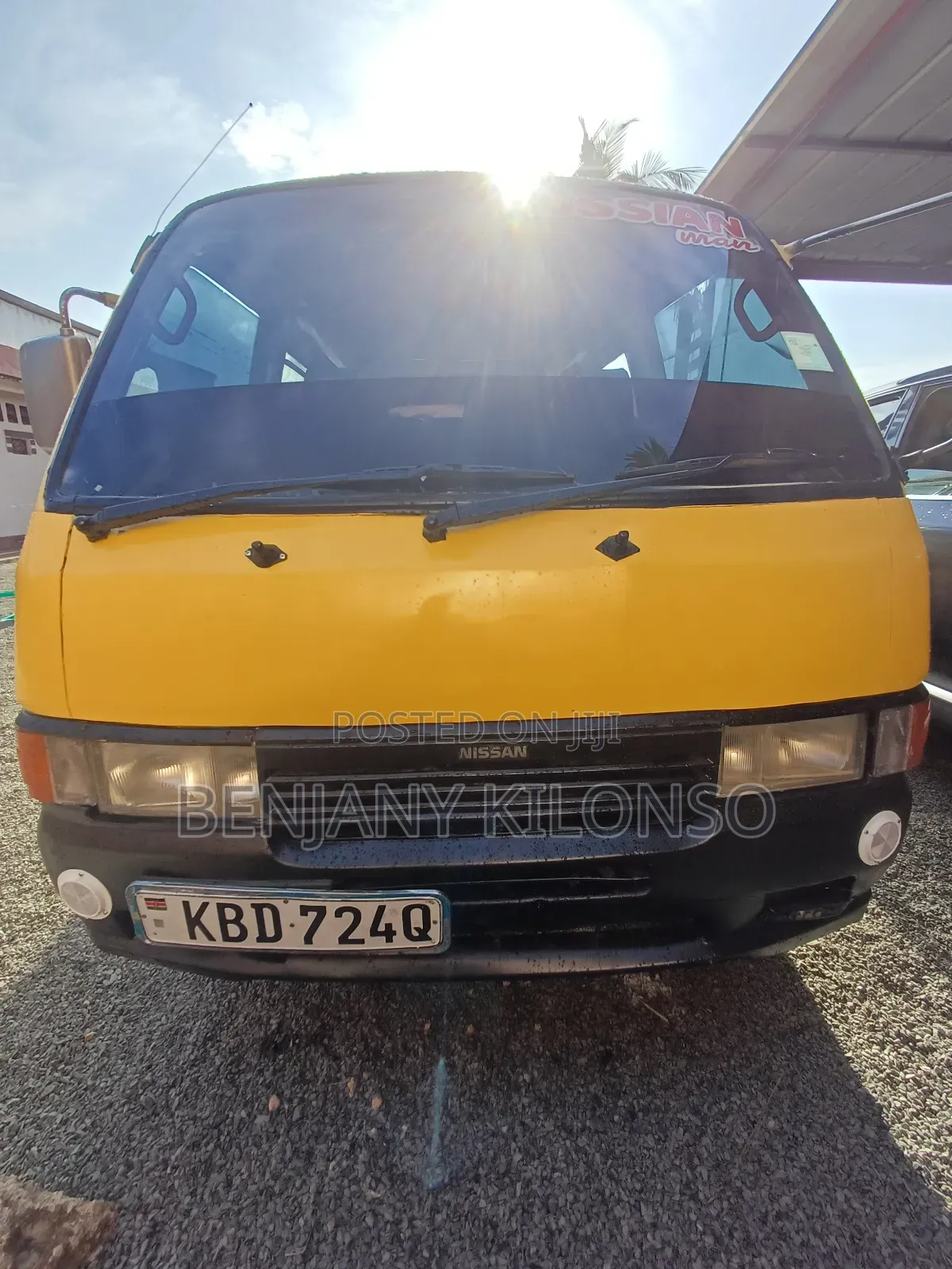 Nissan Caravan (Urvan) 2010 Beige