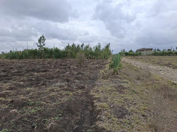 1⁄4 Acre Plots in Kamulu - main view