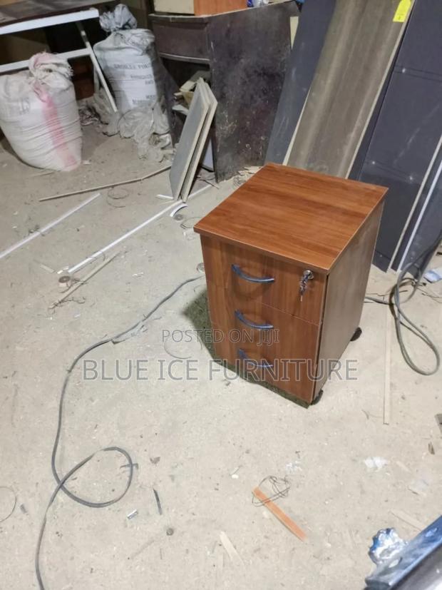 Lockable Paddestal Drawers - main view