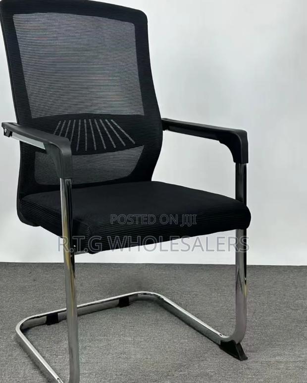 Breathable Mesh Visitor Chair – Comfortable Office Waiting Chair