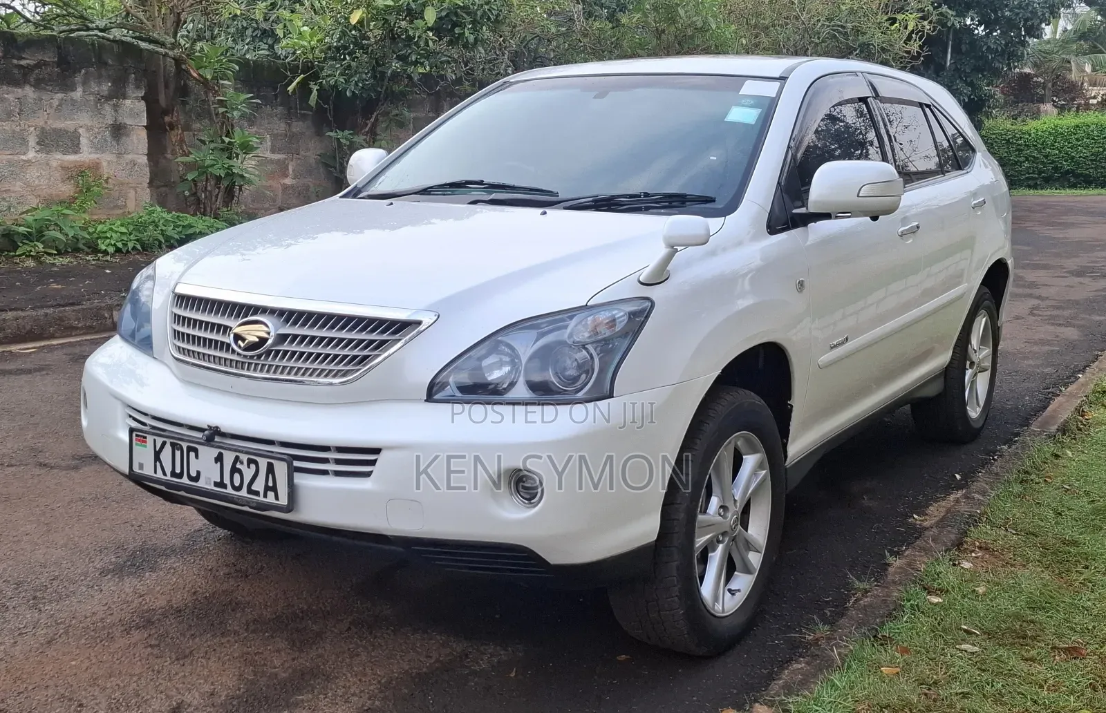 Toyota Harrier 3.3 Hybrid 4WD 2011 White