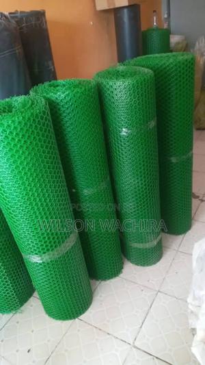 Plastic Mesh. Polythene Mesh 1mx25m - main view