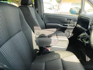 Toyota Noah 2.0 FWD (7 Seater) 2018 White