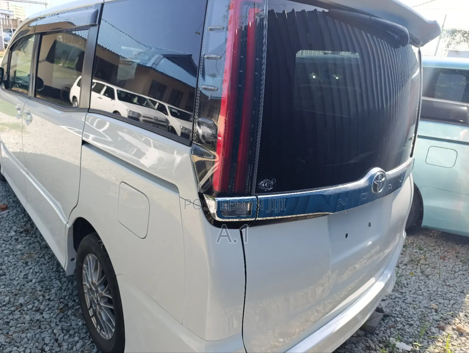 Toyota Noah 2.0 FWD (7 Seater) 2018 White