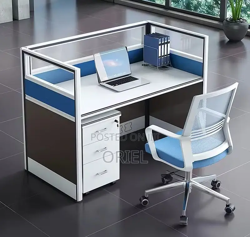 Office Worksatation : 1-Way Office Workstation With Privacy Panels