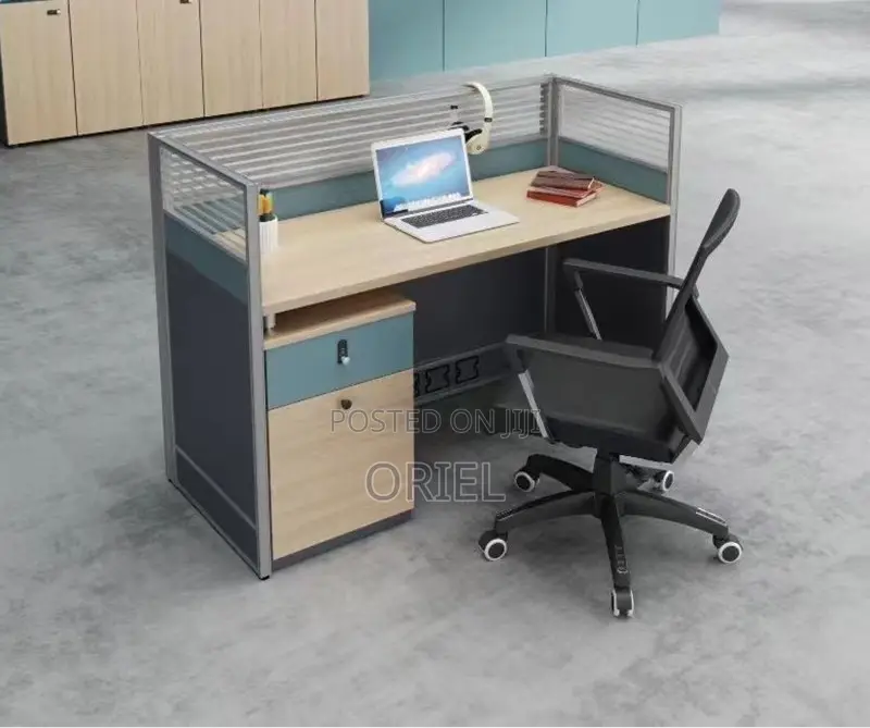 Office Worksatation : 1-Way Office Workstation With Privacy Panels