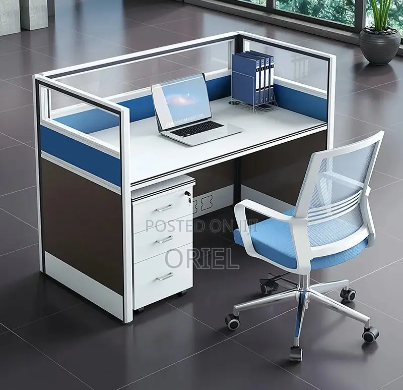 Office Worksatation : 1-Way Office Workstation With Privacy Panels