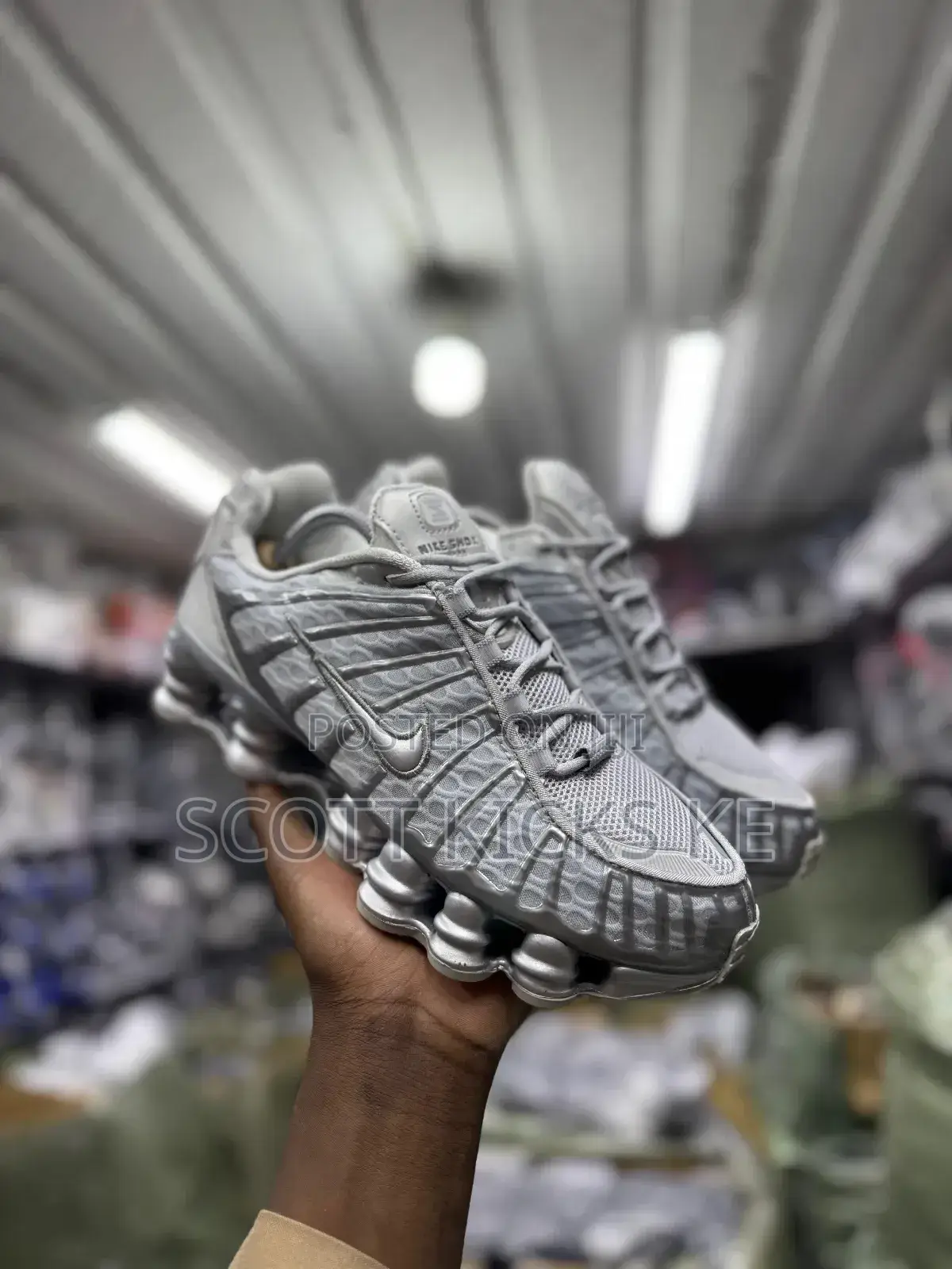 Nike Shoxs Men Sneakers
