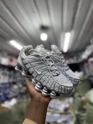 Nike Shoxs Men Sneakers