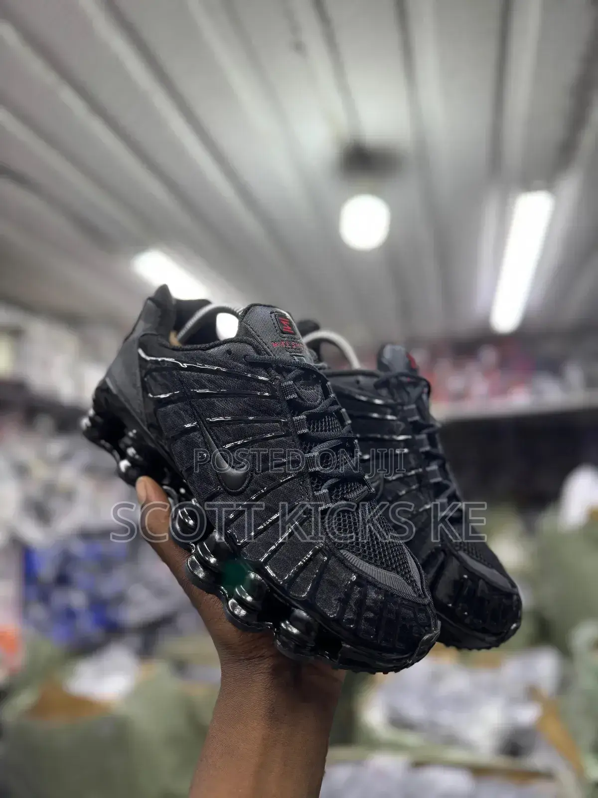Nike Shoxs Men Sneakers