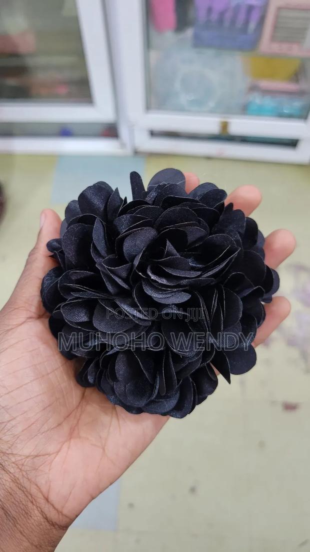 Back Flower Clip - main view