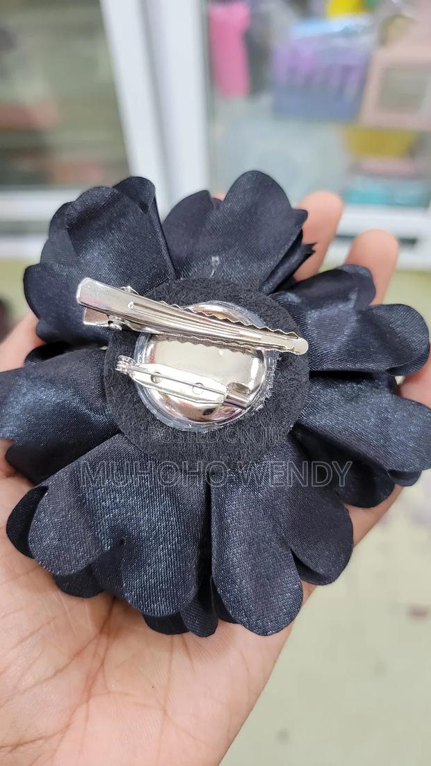 Back Flower Clip - thumbnail 2