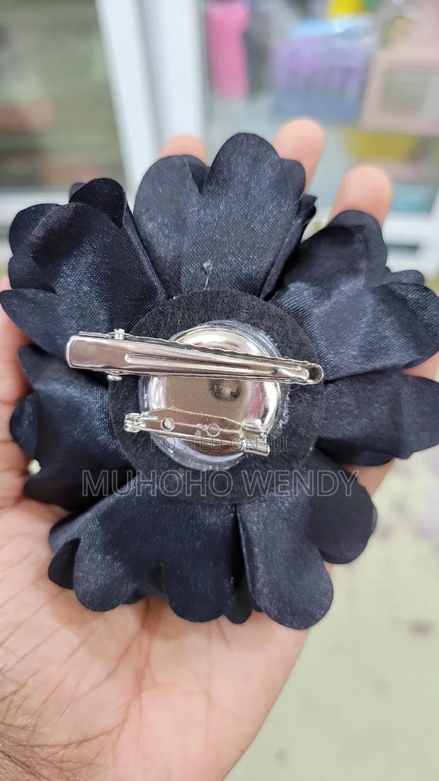 Back Flower Clip - thumbnail 4