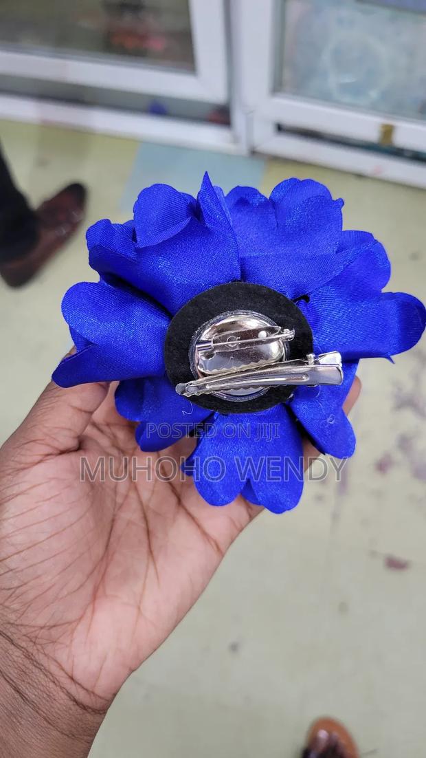 Royal Blue Flower Clip - thumbnail 3