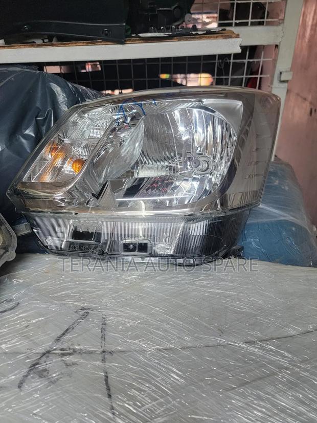 Daihatsu Move Headlight
