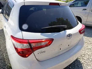 Toyota Vitz 1.0 FWD 5dr 2019 Pearl