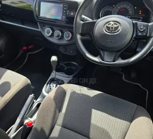 Toyota Vitz 1.0 FWD 5dr 2019 Pearl