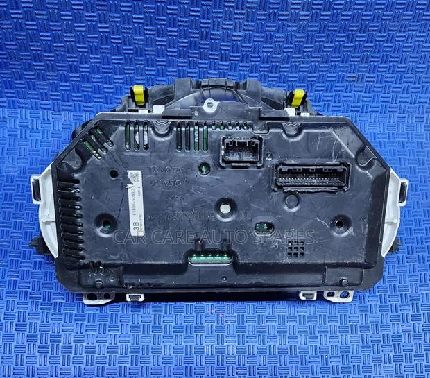 Dashboard Clock Toyota Vitz - thumbnail 3