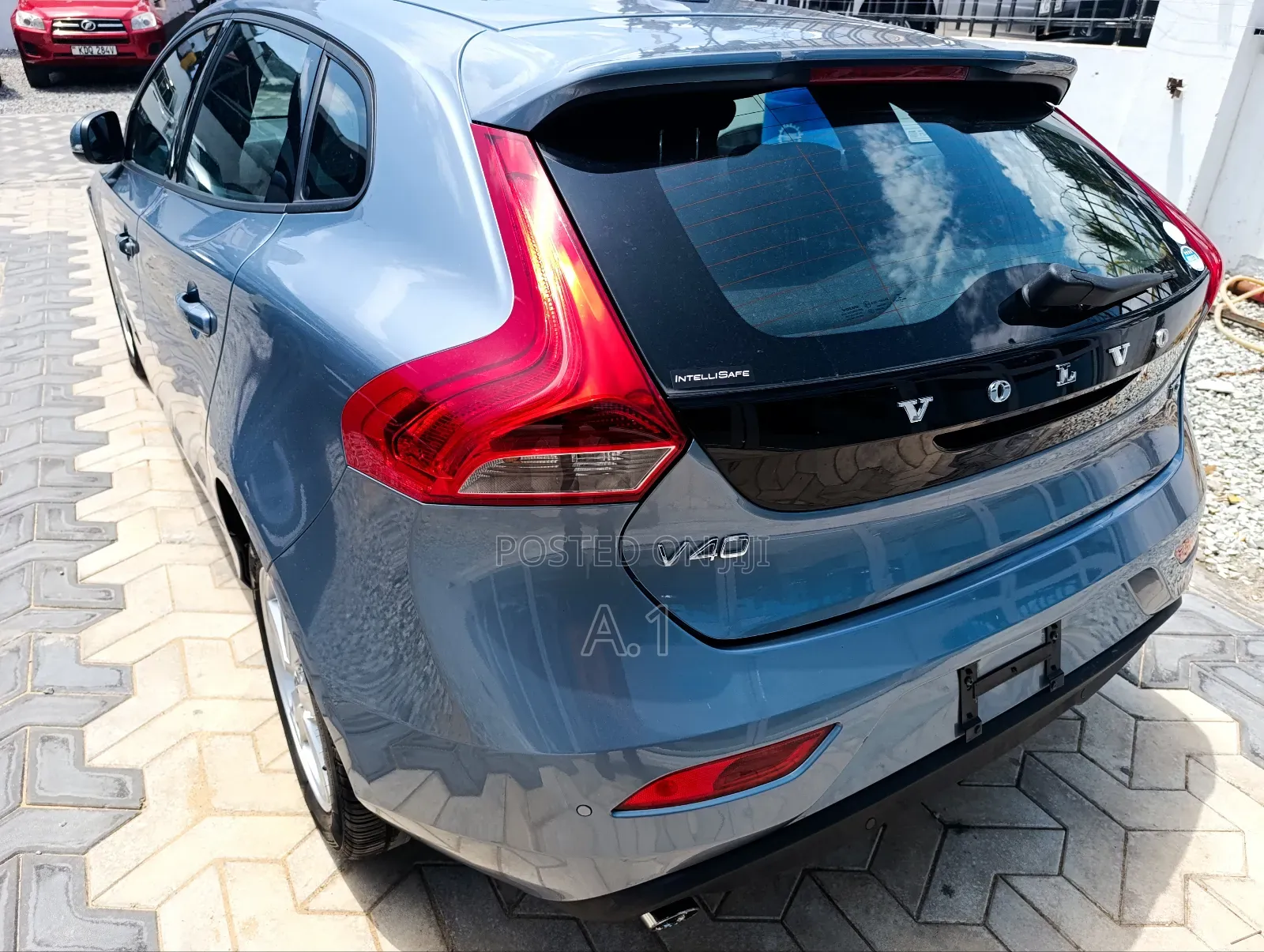 Volvo V40 2018 Blue