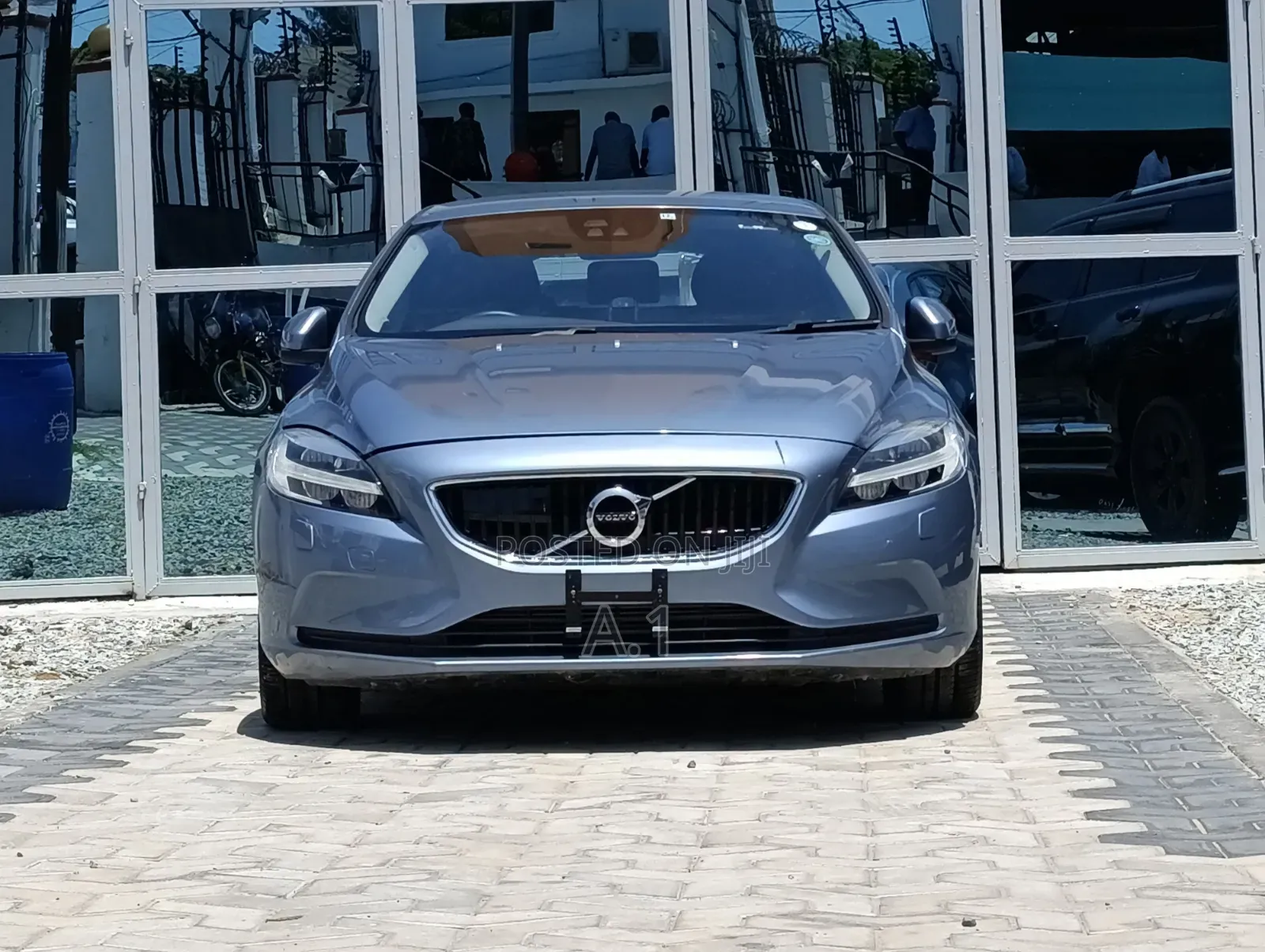 Volvo V40 2018 Blue