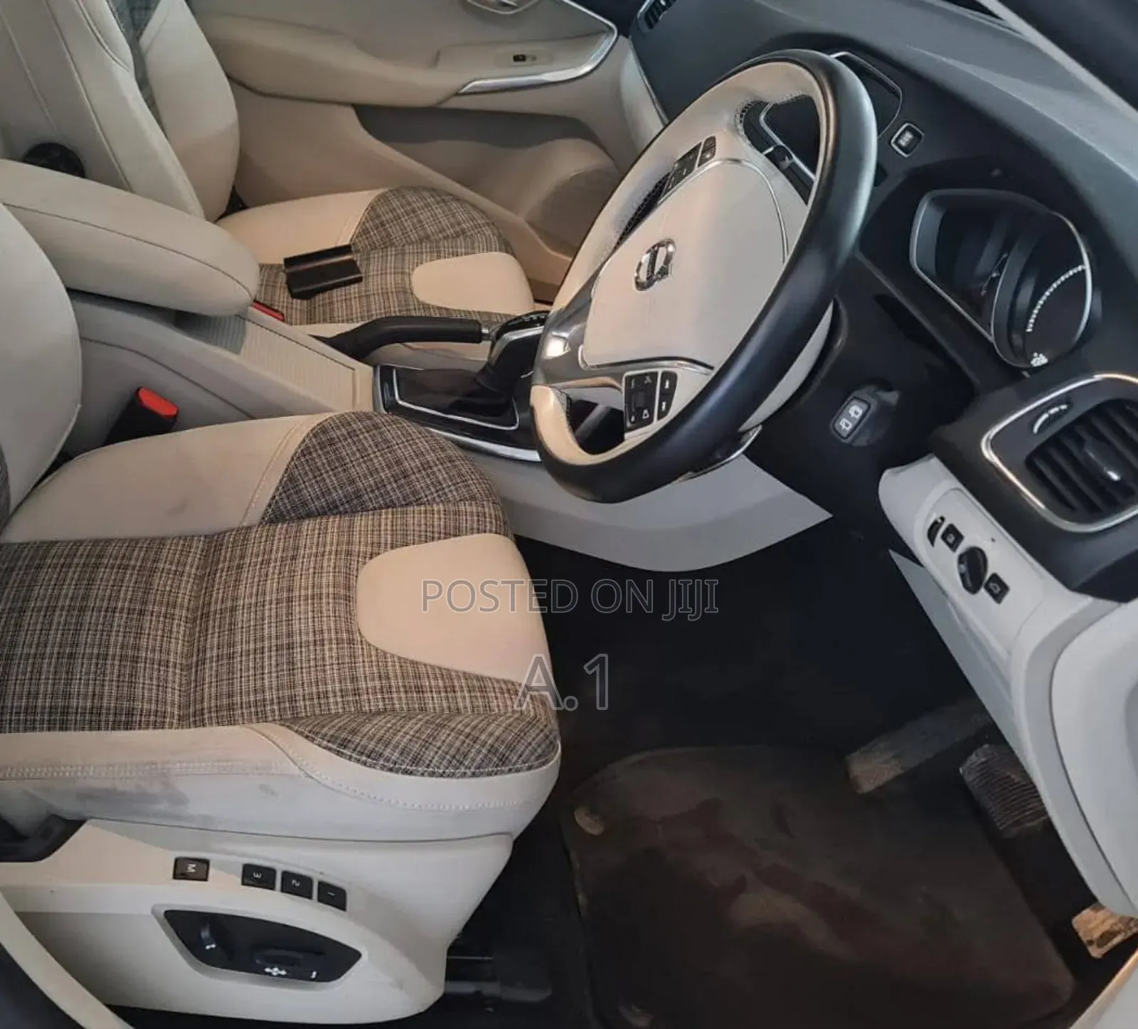 Volvo V40 2018 Blue
