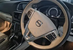 Volvo V40 2018 Blue