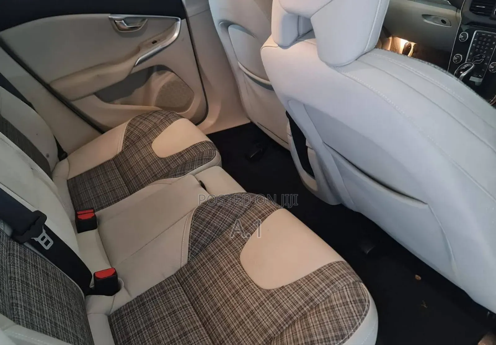 Volvo V40 2018 Blue