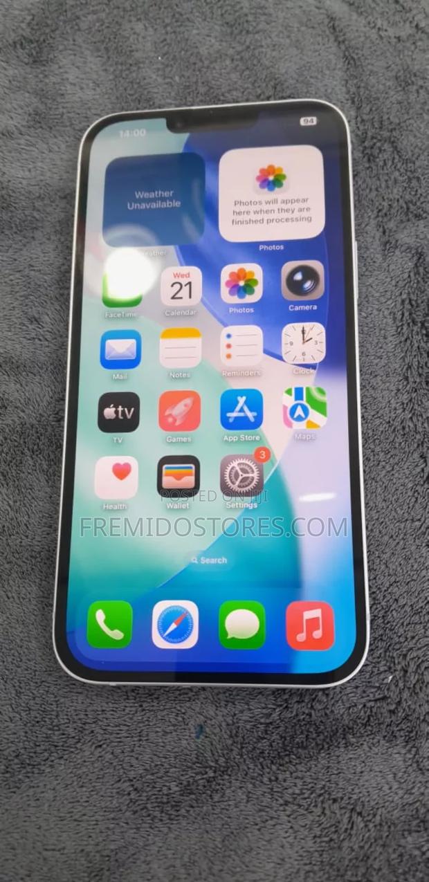 Apple iPhone 13 256 GB - main view