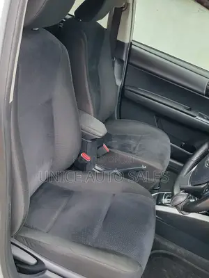 Toyota Corolla Fielder 1.5 Hybrid FWD 2018 Silver